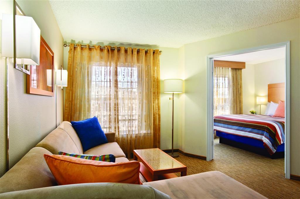 Hyatt House - University Village كولورادو سبرينغس الغرفة الصورة